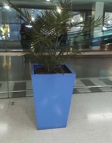 Maceteros Pirámides en fibra de vidrio